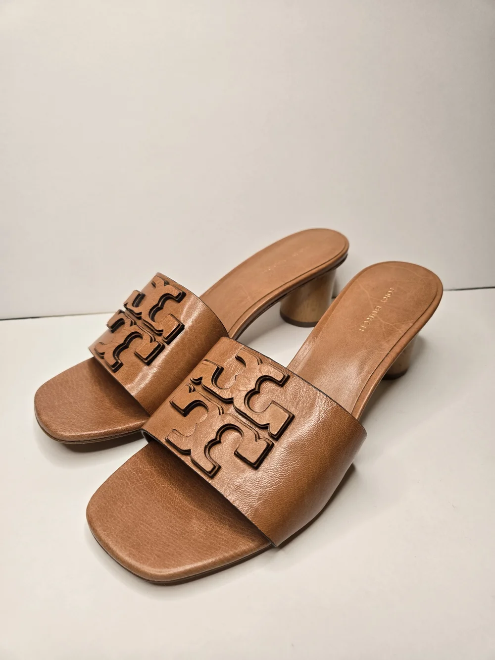 Tory Burch Ines Heeled Mule Tan Leather Logo Slip On Open Toe Women Size 6.5M